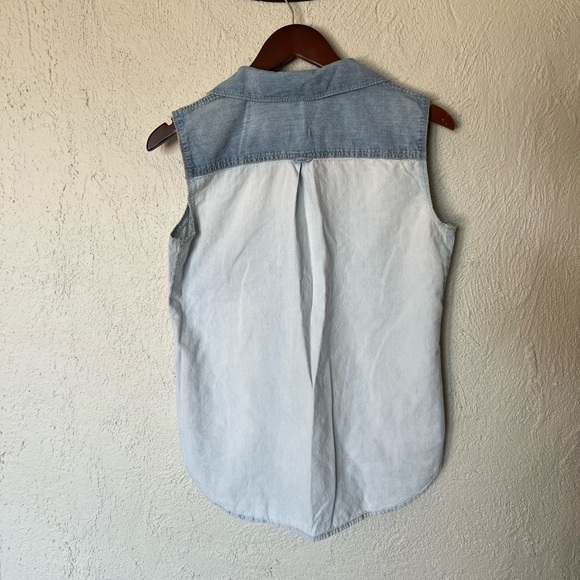 Madewell Two Tone Denim Button Down Tank Top - Picture 4 of 11